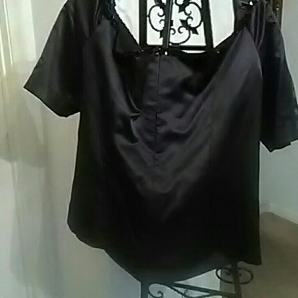 Top - Picture 2 of 3